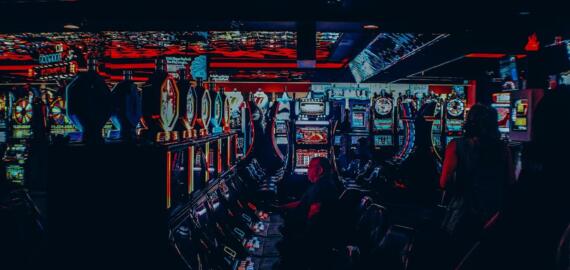 Fördelar och nackdelar med att spela på casino utan svensk licens